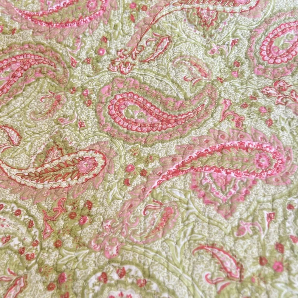VNTG cotton Green & Pink paisley quilted twin size blanket Set with three sham